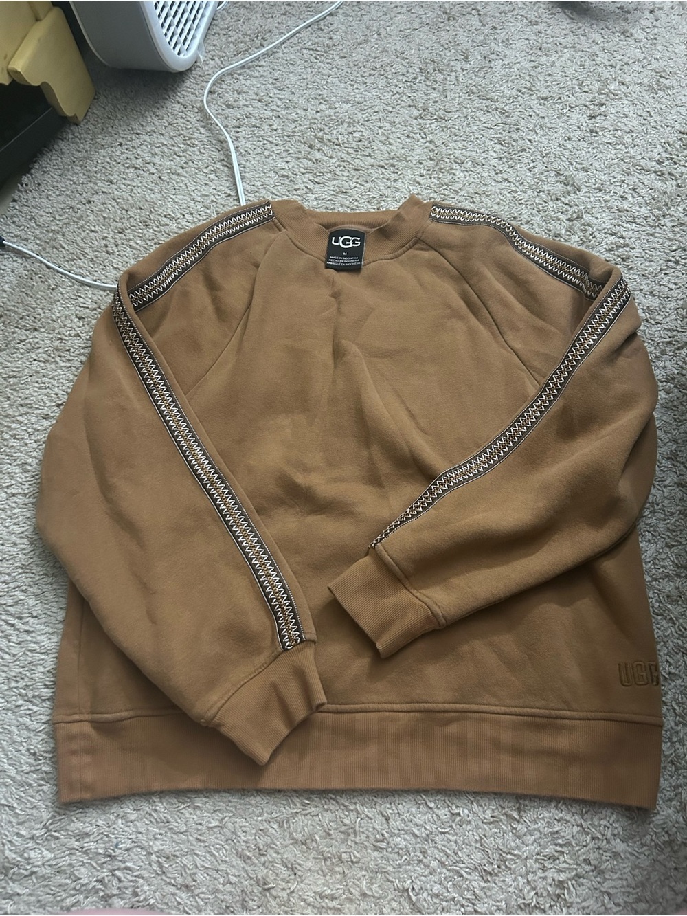 UGG Crewneck Sweatshirt Medium Brown Embroidered Logo Cozy Pullover $108 Retail